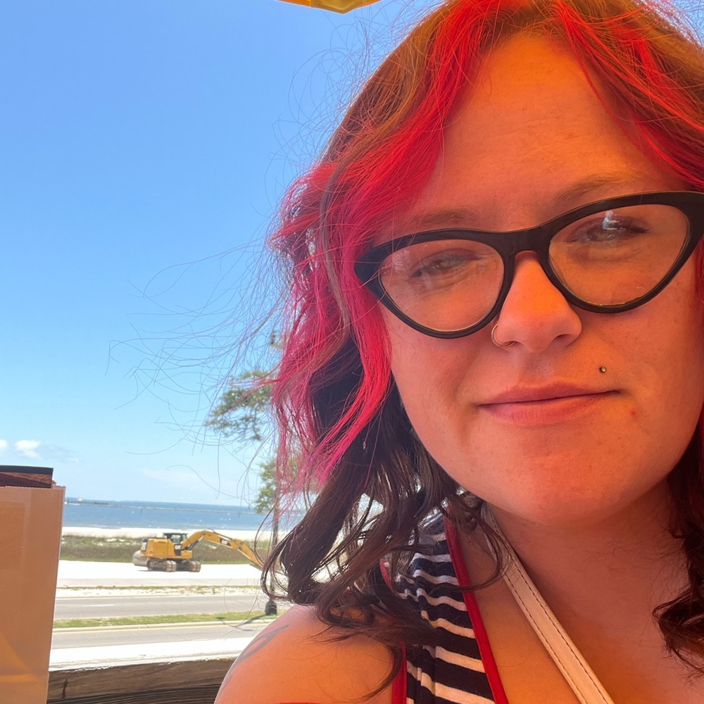 Meet your Posher, Hailea